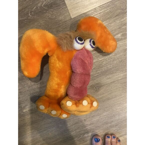 Vintage 1986 Lloyd Gilbert Alpha Critters 8" Plush Toy - Letter T - Tunk - Picture 1 of 9